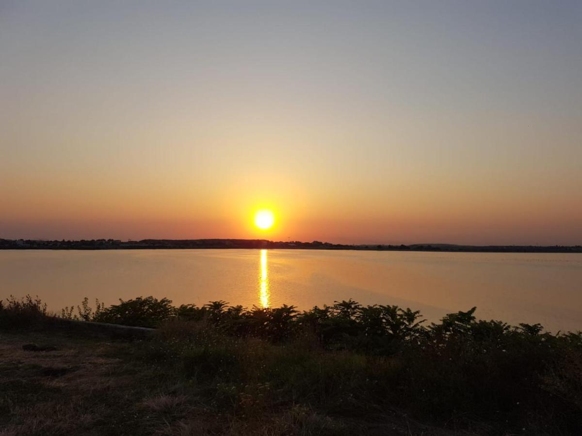 Morii Lake Special Apartment بوخارست المظهر الخارجي الصورة